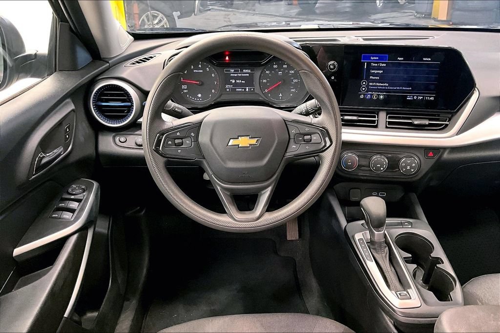 Used 2024 Chevrolet Trax LS FWD image 4