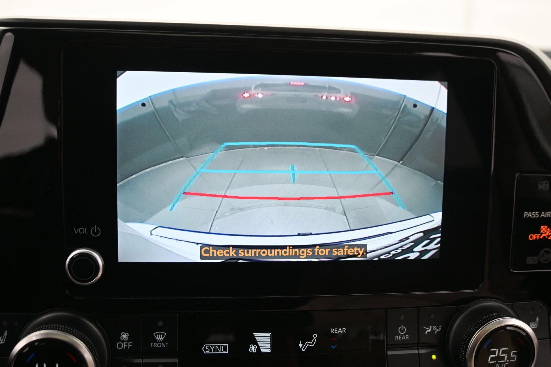 Used 2023 Toyota Highlander XLE AWD/4WD image 26
