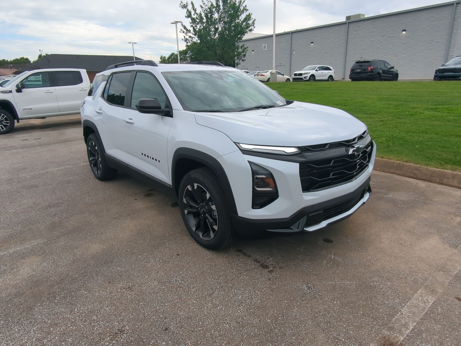 New 2027 Chevrolet Equinox RS FWD image 2