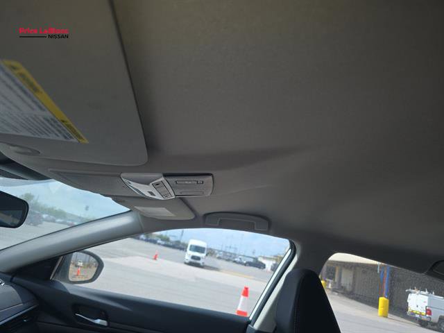 Used 2025 Nissan Altima 2.5 SV FWD image 35