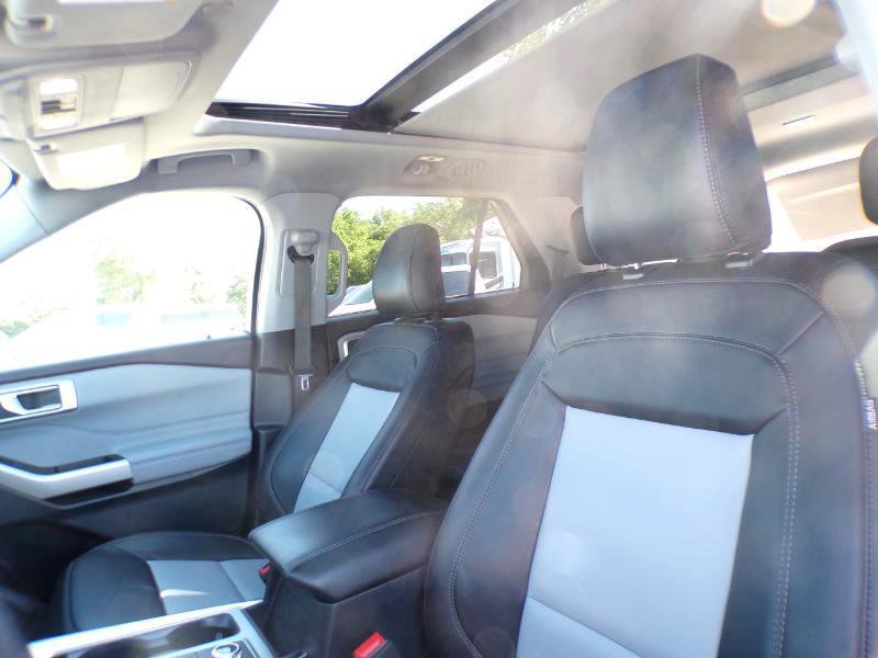 New 2023 Ford Explorer XLT w/ Equipment Group 202A AWD/4WD image 5
