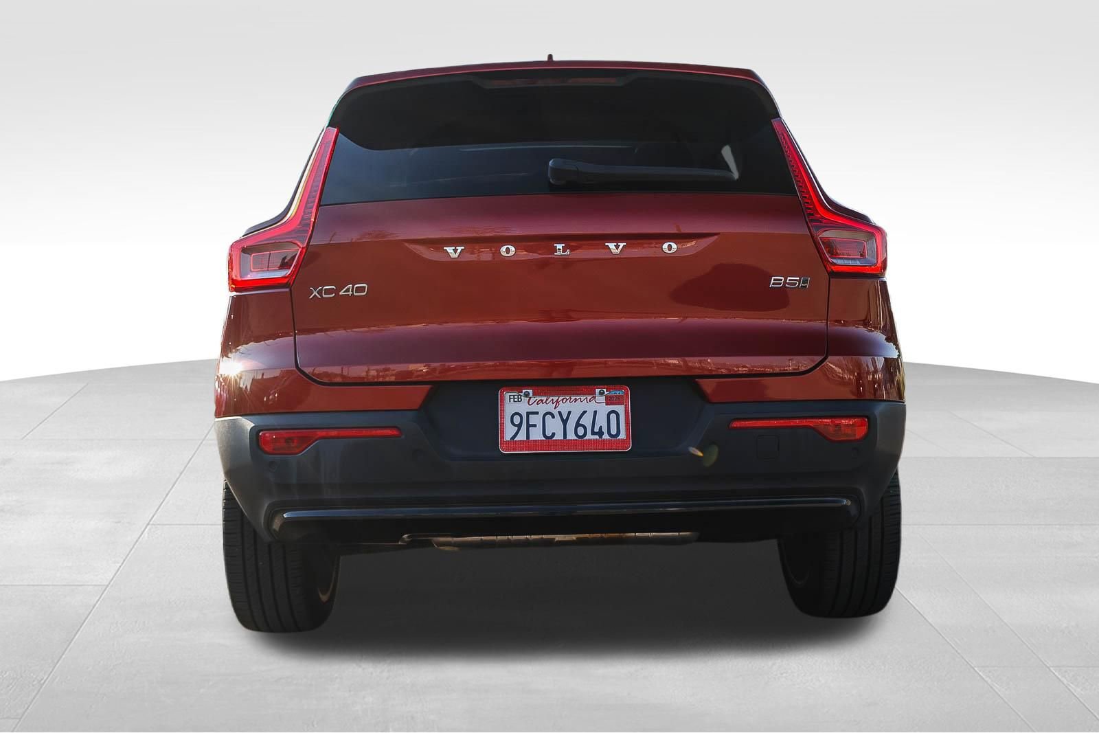 Used 2023 Volvo XC40 B5 Ultimate w/ Protection Package Premier image 7