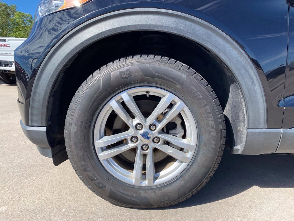 Used 2022 Ford Explorer XLT w/ Equipment Group 202A AWD/4WD image 9