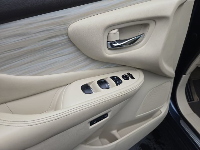 Used 2015 Nissan Murano Platinum w/ Platinum Technology Package FWD image 17