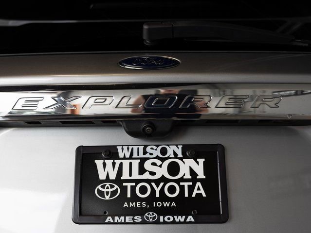 Used 2021 Ford Explorer XLT image 5