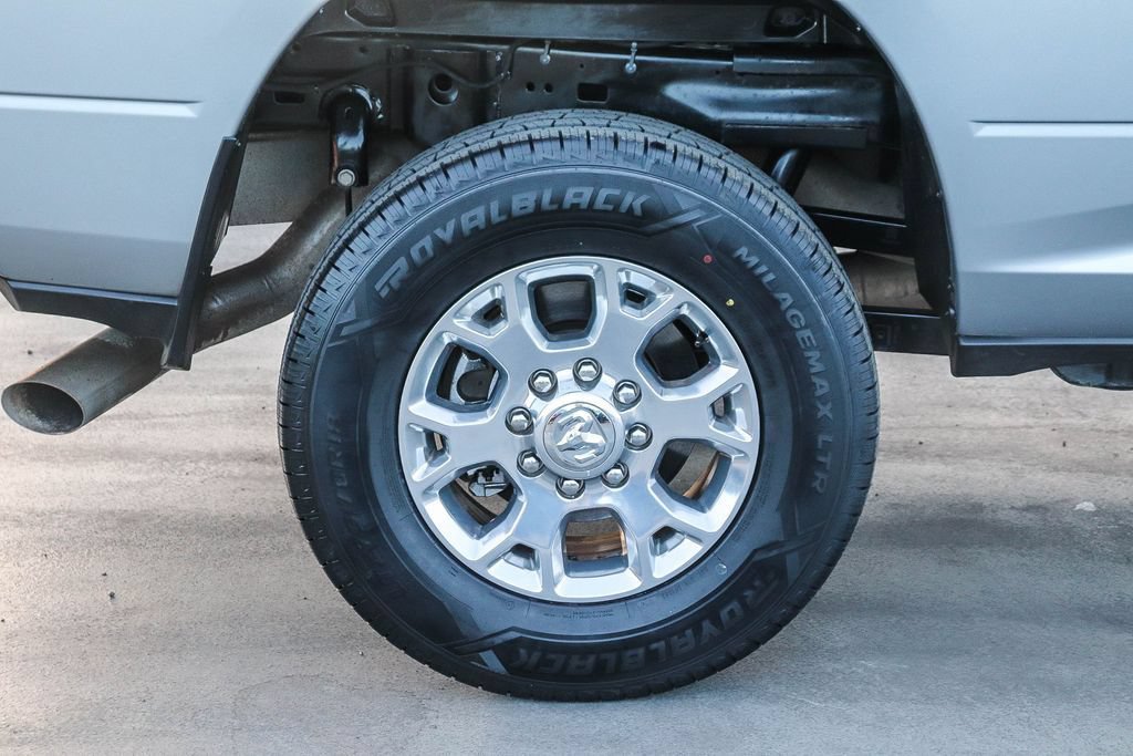 Used 2024 RAM 2500 Laramie AWD/4WD image 12