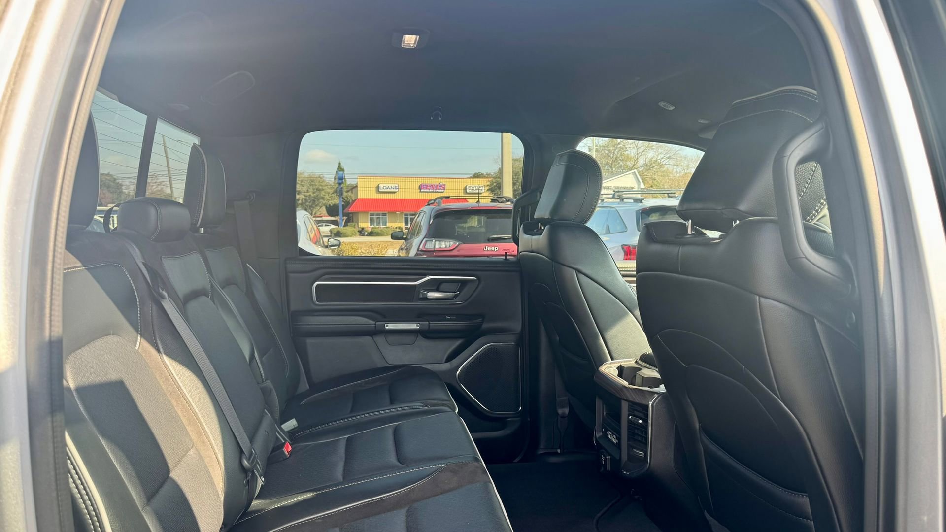 Used 2025 RAM 1500 Laramie image 10