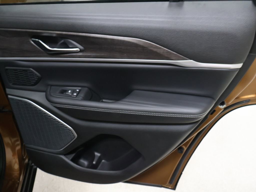 New 2026 Jeep Grand Cherokee Limited image 16