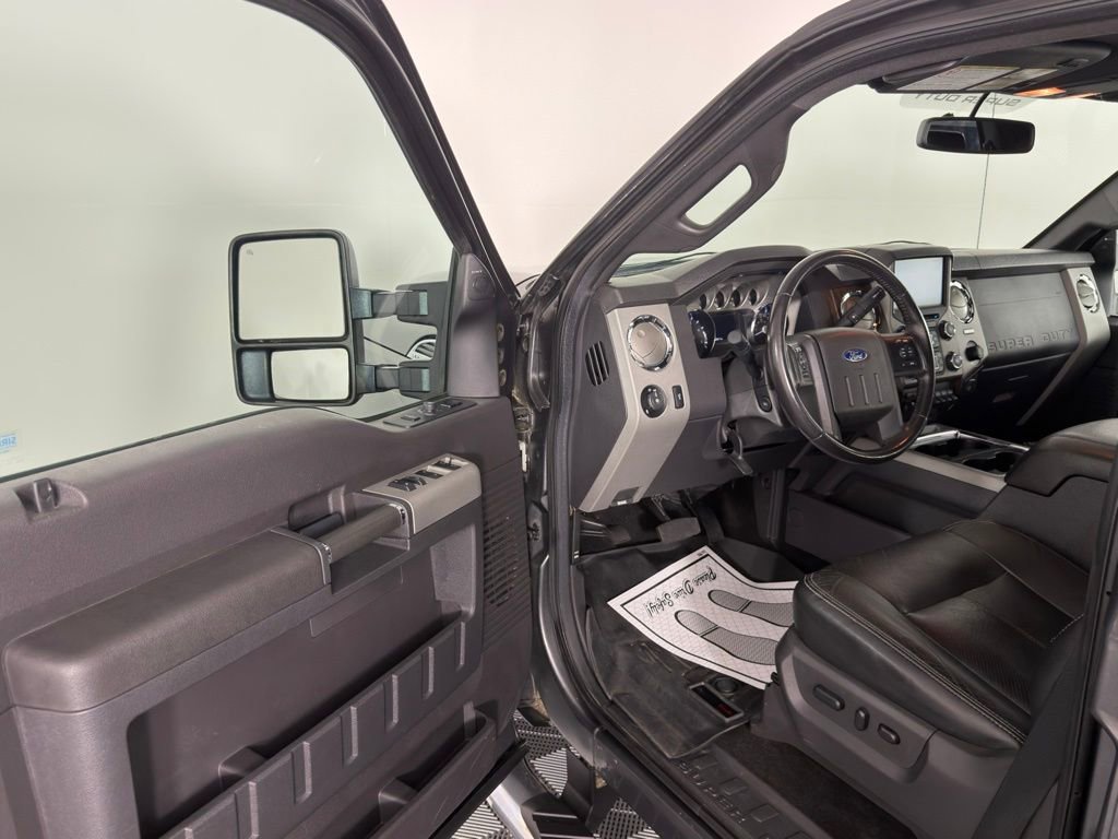 Used 2016 Ford F250 Lariat w/ Lariat Interior Package image 10