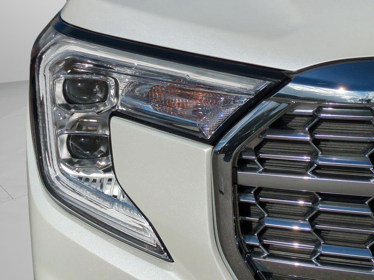 Used 2024 GMC Terrain Denali w/ Denali Premium Package image 10