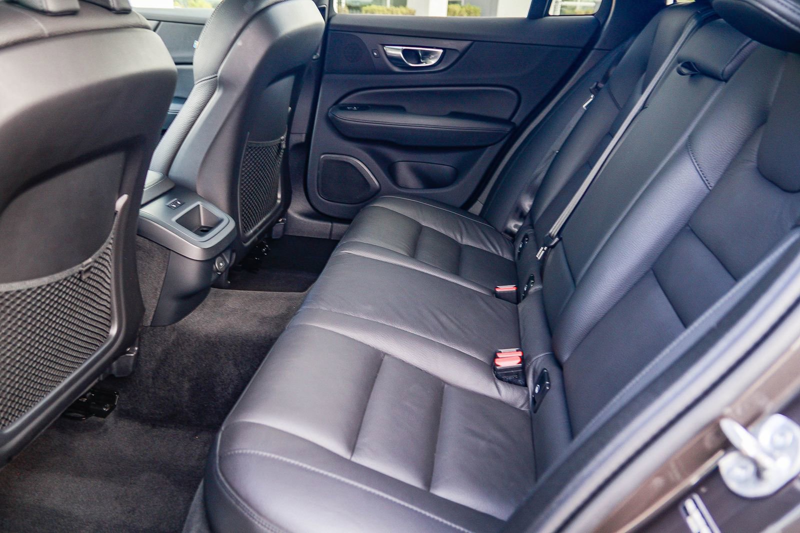 Used 2025 Volvo V60 B5 Cross Country Plus image 49