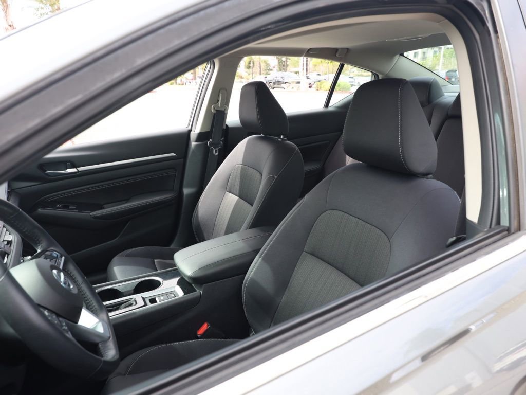 Used 2021 Nissan Altima 2.5 SV w/ SV Premium Package image 15