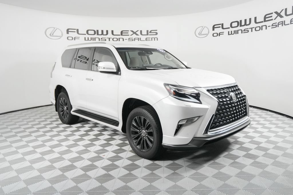 Used 2023 Lexus GX 460 Premium w/ Accessory Package AWD/4WD image 3