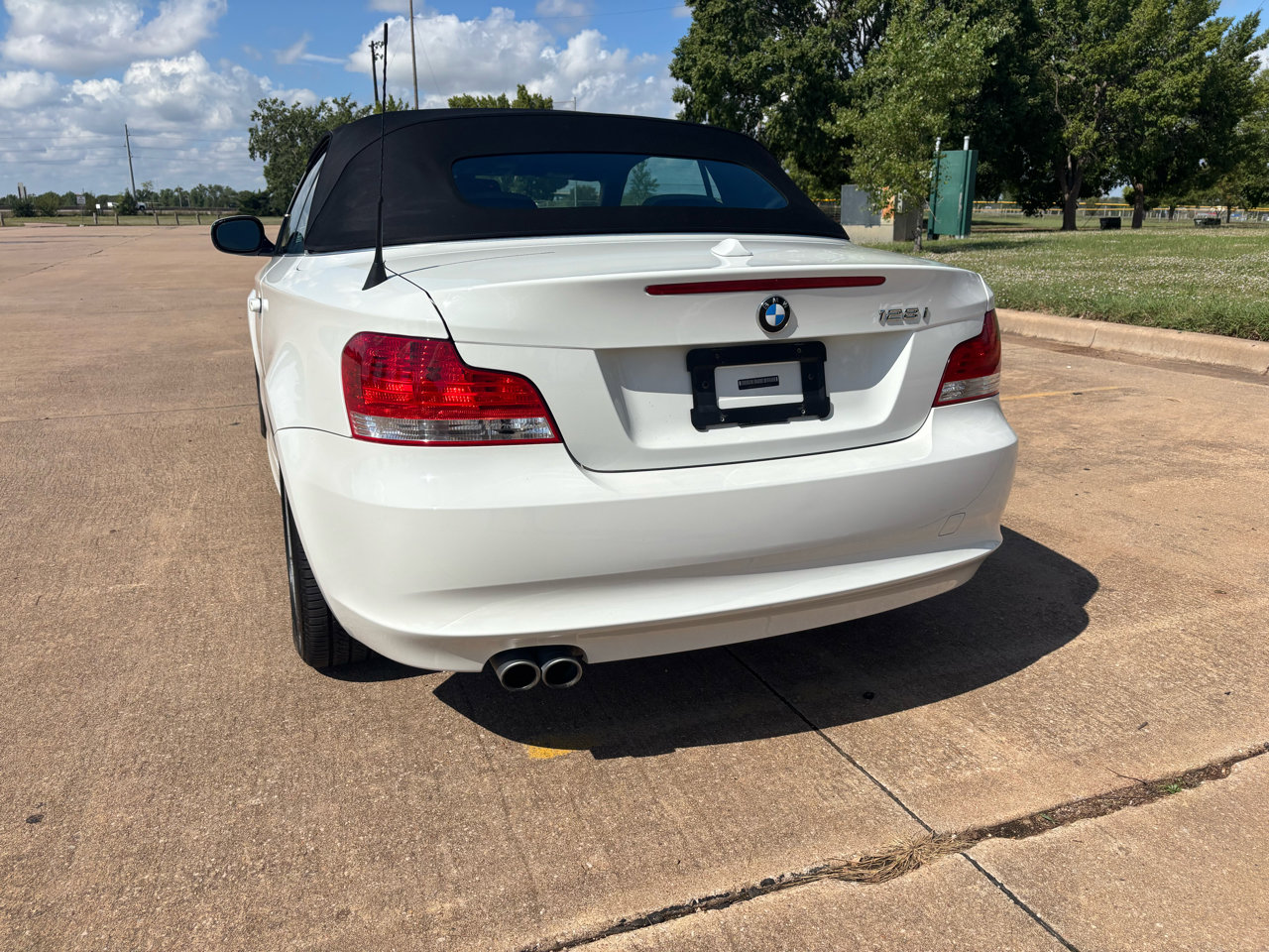 Used 2011 BMW 128i Convertible image 20