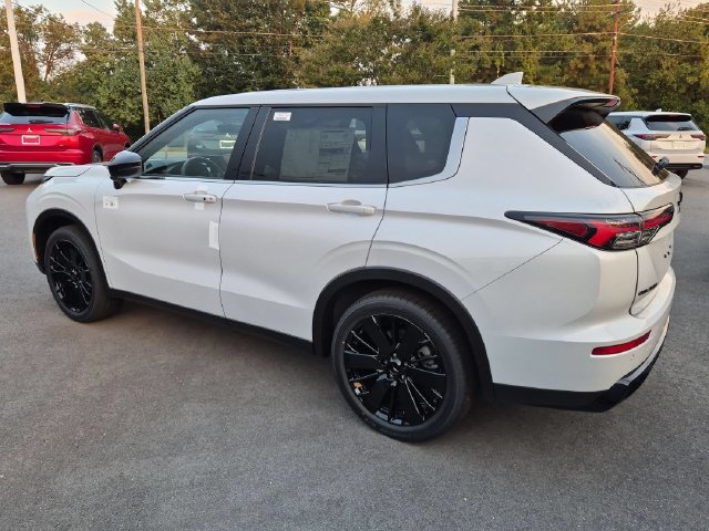 New 2026 Mitsubishi Outlander LE FWD image 5