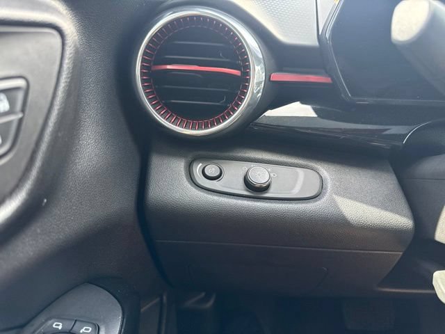 Used 2024 Chevrolet Trax RS FWD image 9