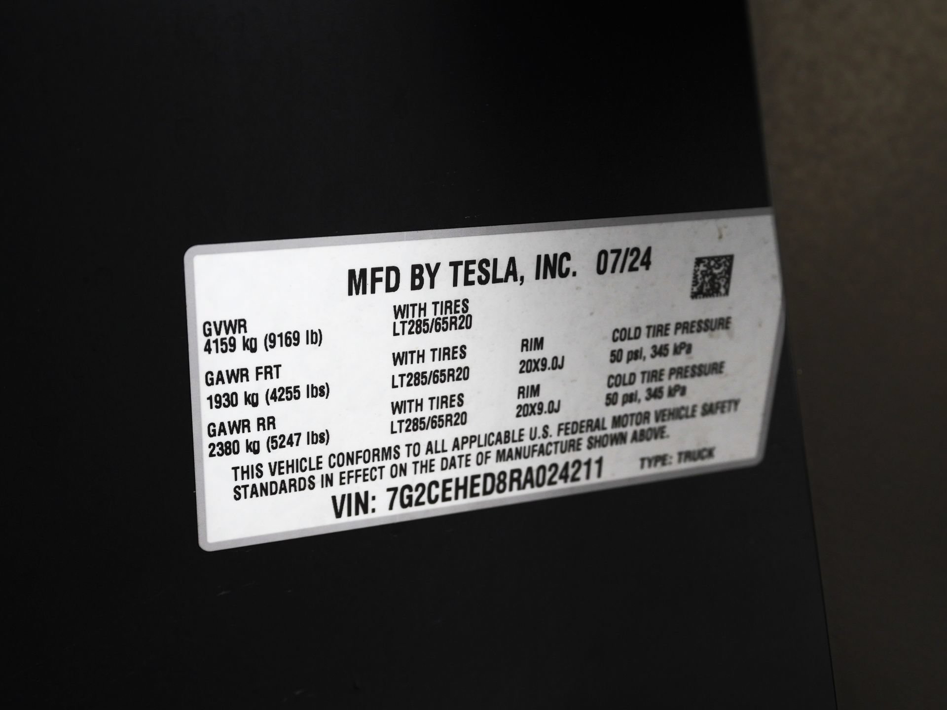 Used 2024 Tesla Cybertruck AWD Crew Cab image 35
