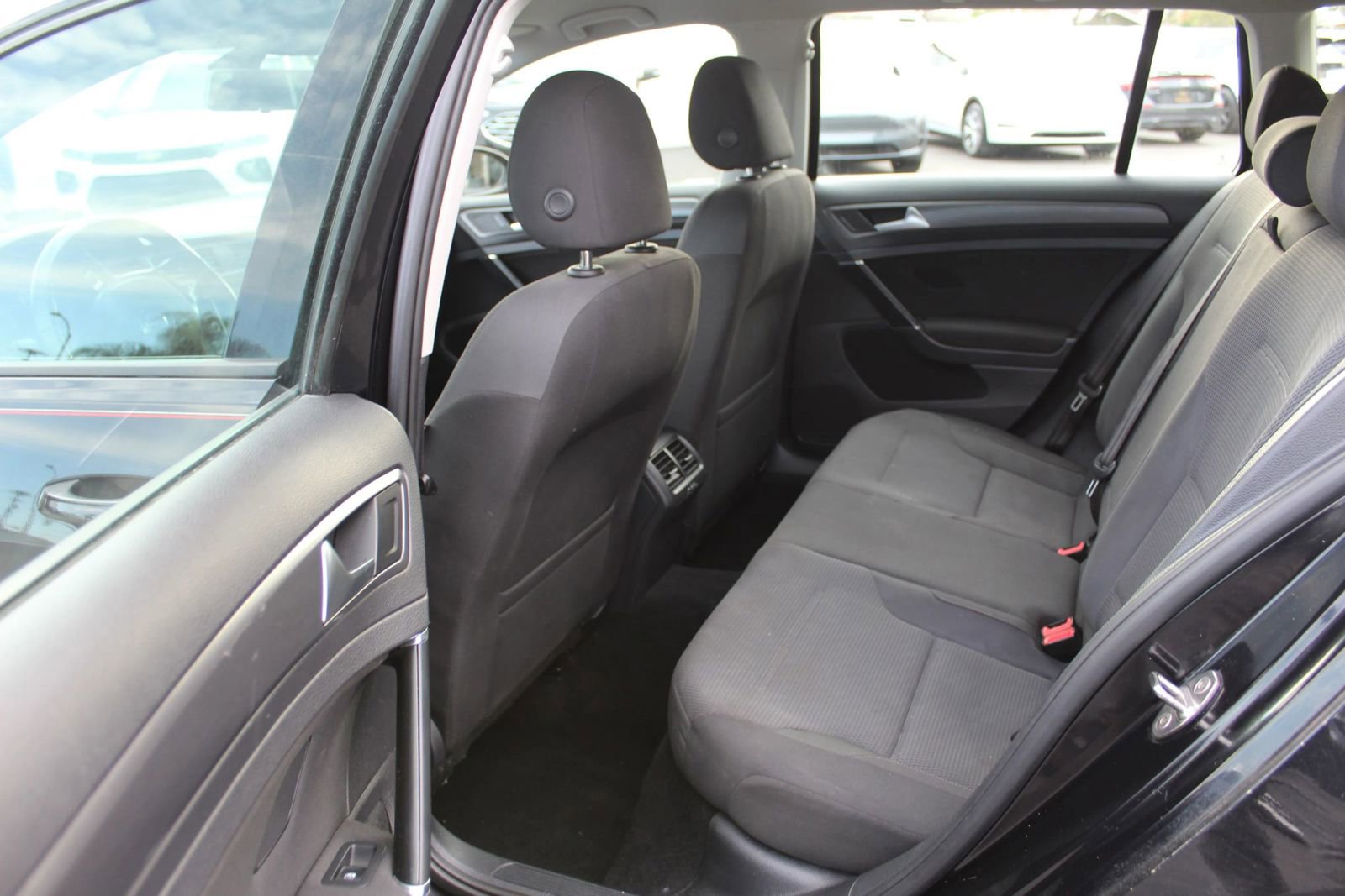 Used 2019 Volkswagen Golf S image 12