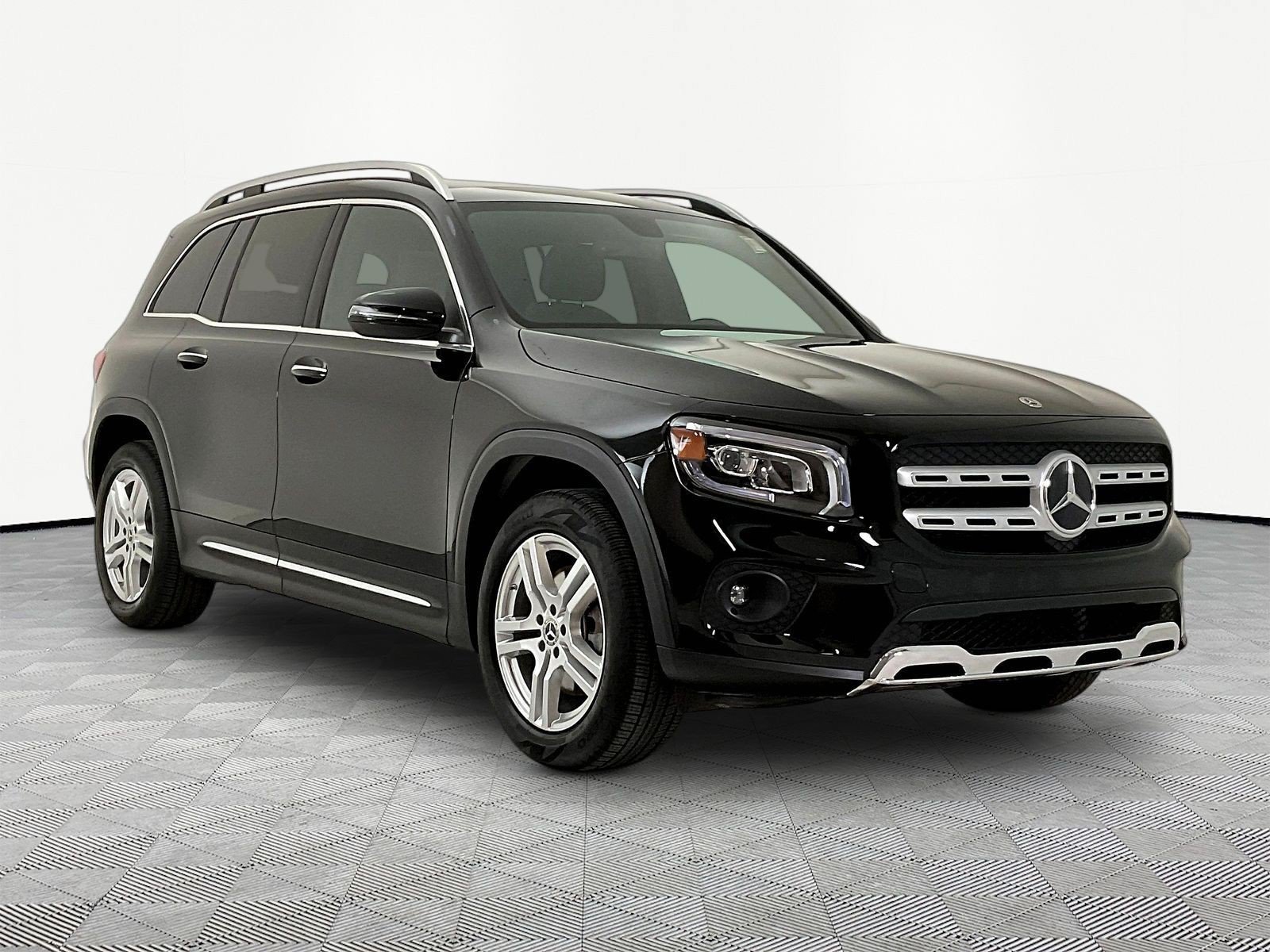Certified 2023 Mercedes-Benz GLB 250 4MATIC image 3