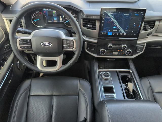 Used 2023 Ford Expedition XLT image 29