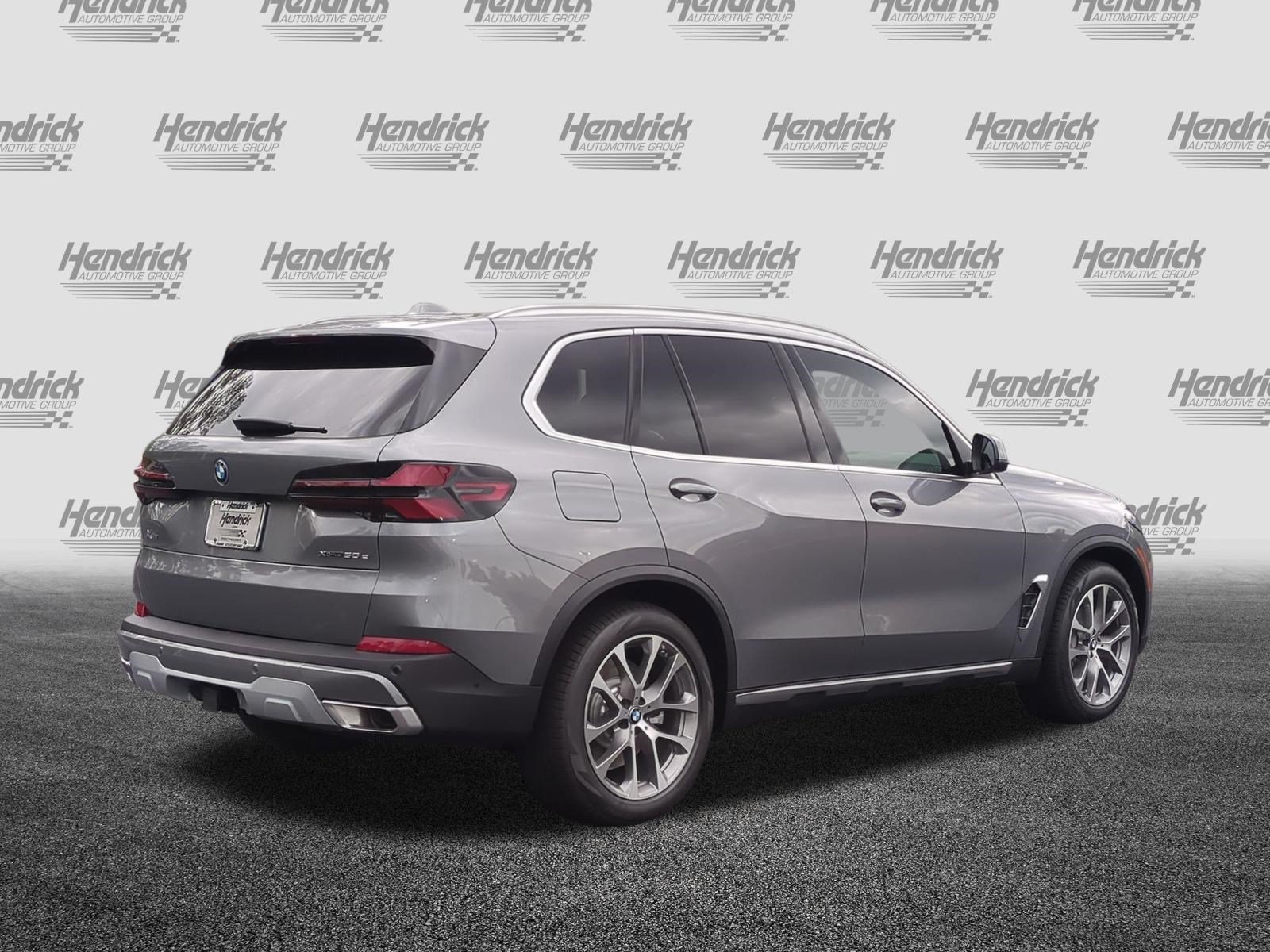 New 2026 BMW X5 xDrive50e w/ Climate Comfort Package AWD/4WD image 10