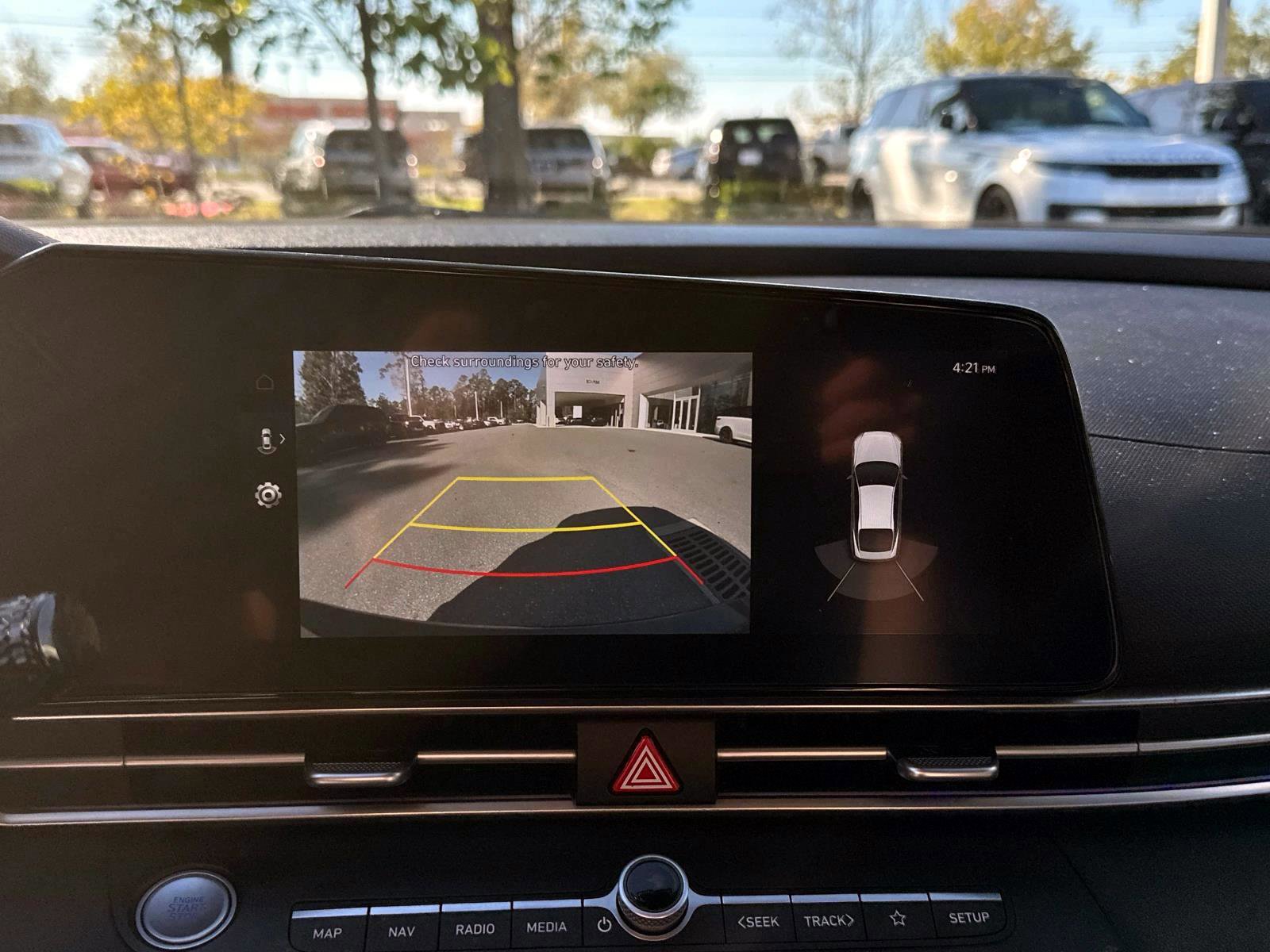 Used 2023 Hyundai Elantra Limited w/ Preferred Accessory Package image 20