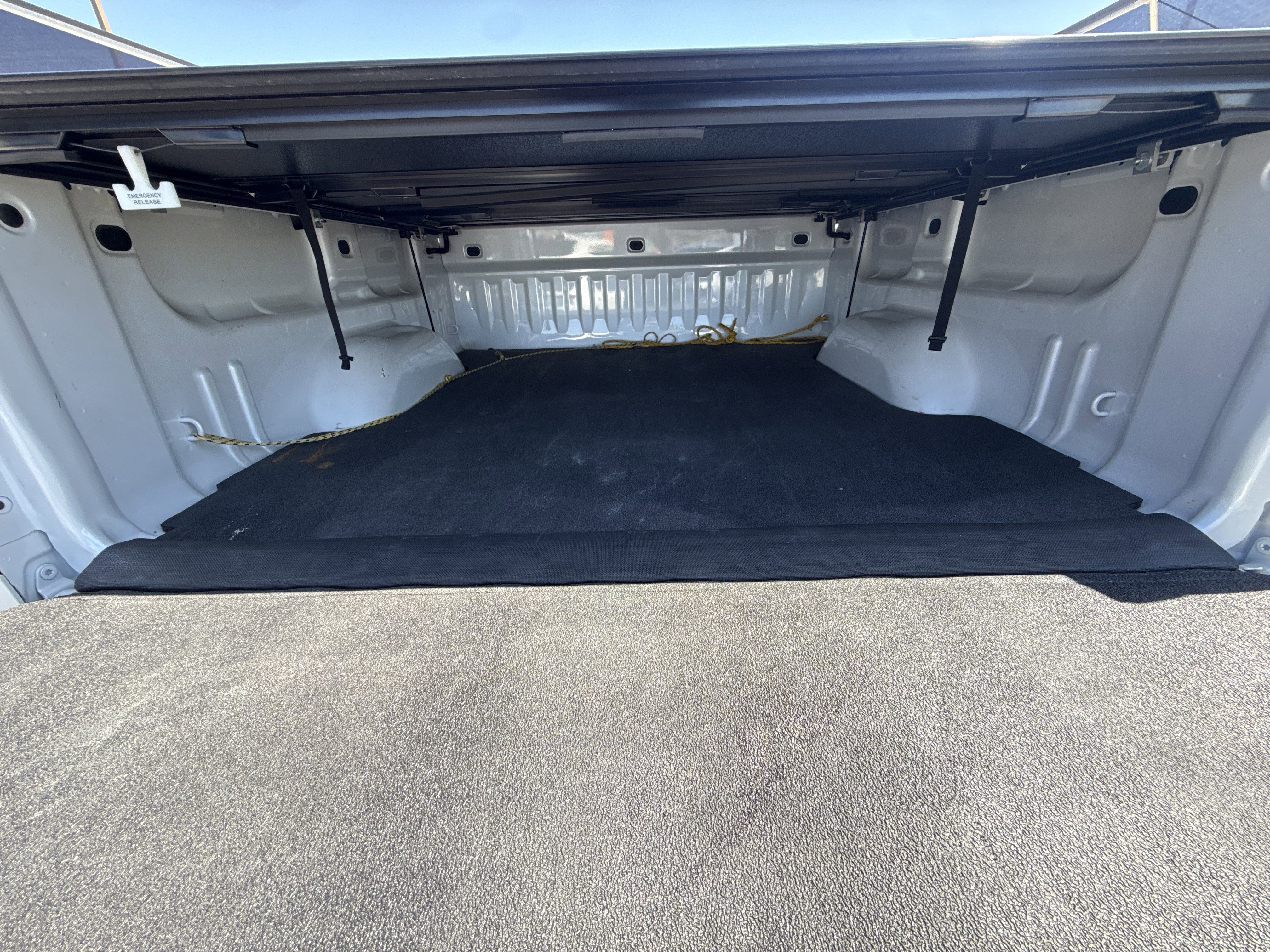 Used 2018 Chevrolet Silverado 1500 LT w/ Texas Edition image 9