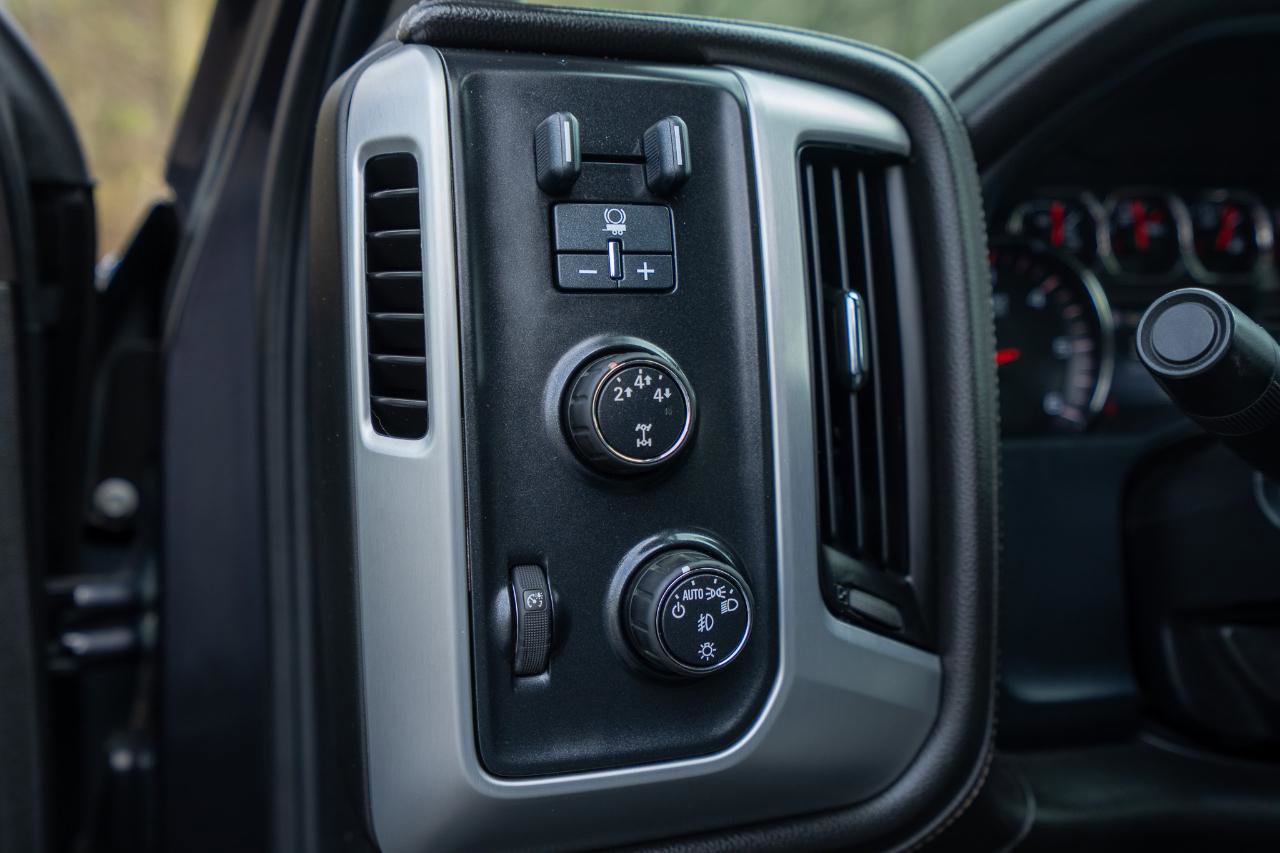 Used 2015 GMC Sierra 2500 SLE w/ SLE Preferred Package AWD/4WD image 15