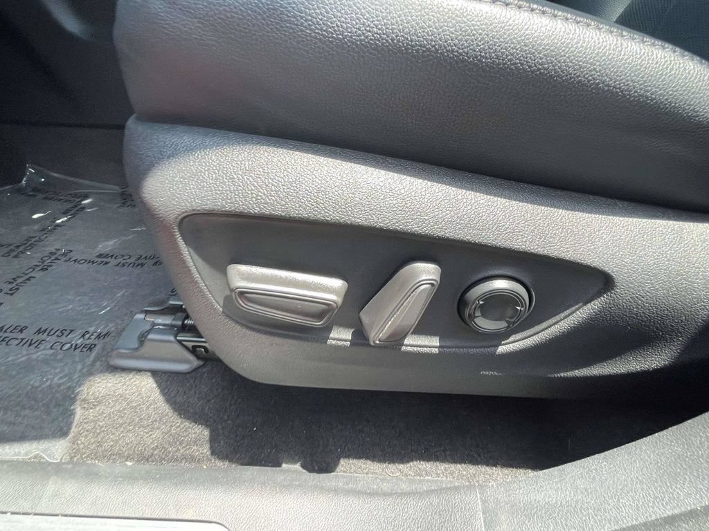 Used 2024 Toyota Grand Highlander AWD Hybrid image 25