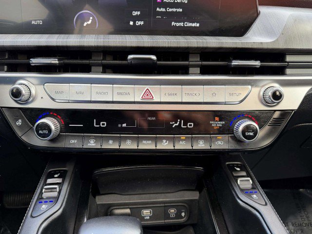 Used 2023 Kia Telluride EX image 30