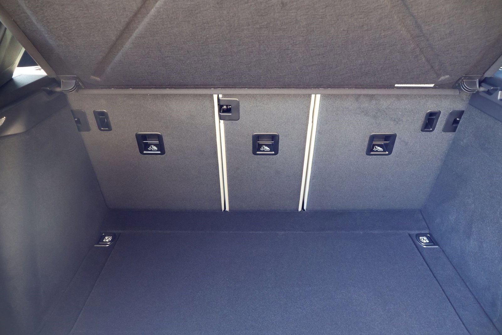 New 2026 Porsche Macan image 23