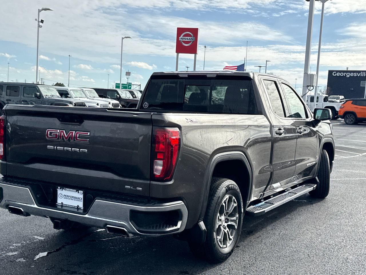 Used 2019 GMC Sierra 1500 SLE image 3