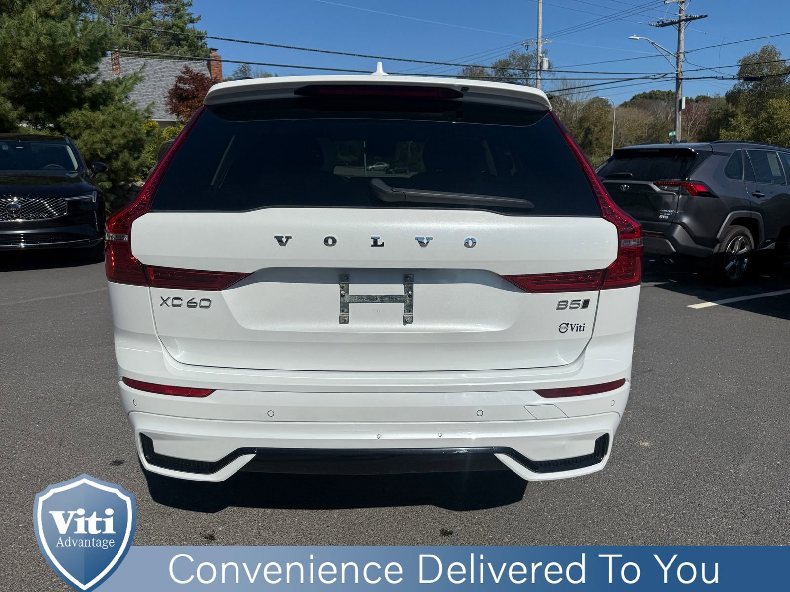 Certified 2023 Volvo XC60 B5 Plus w/ Climate Package image 7