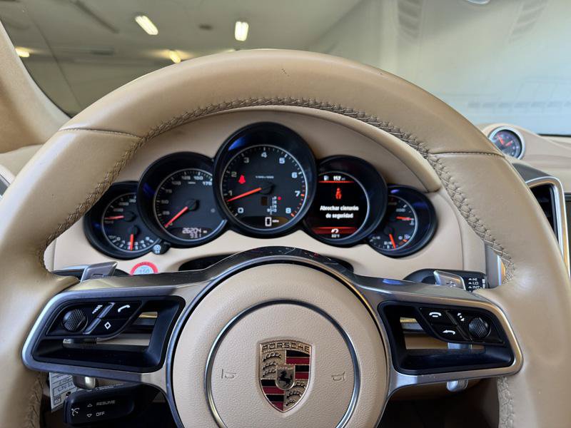 Used 2017 Porsche Cayenne Platinum Edition w/ Premium Package (PJV) AWD/4WD image 17