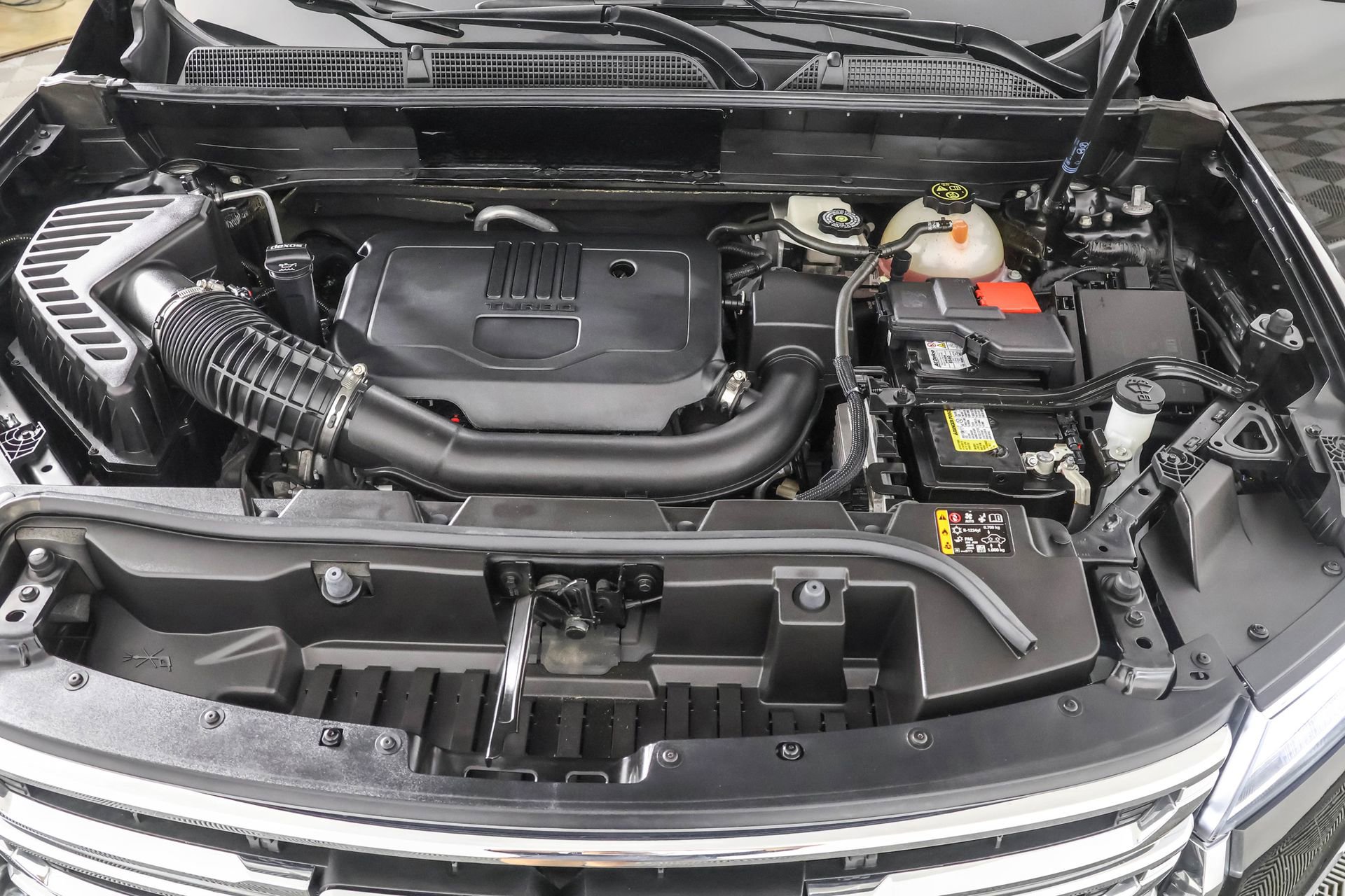 Used 2023 GMC Acadia SLE w/ LPO, Floor Liner Package image 51