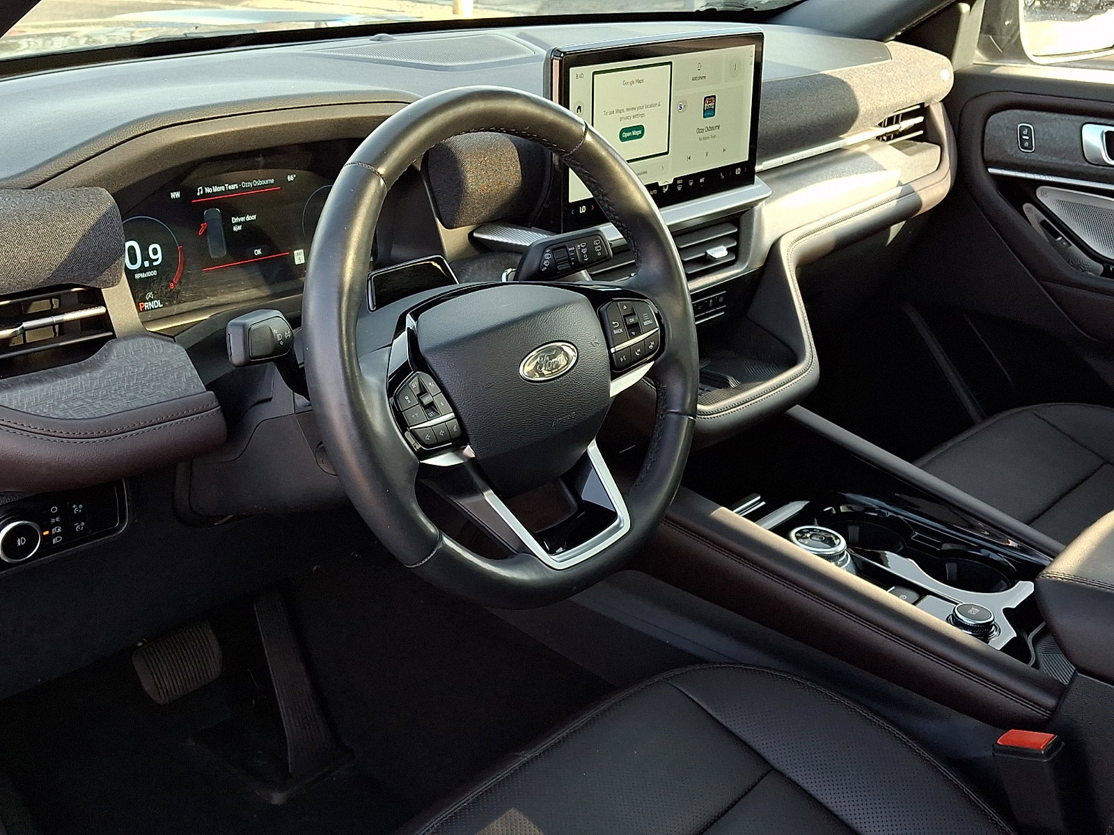 Used 2025 Ford Explorer Platinum w/ LUX Leather Package image 17