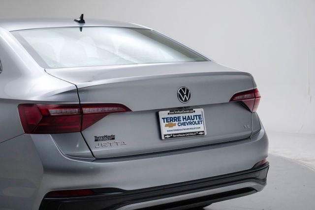 Used 2024 Volkswagen Jetta SE image 4