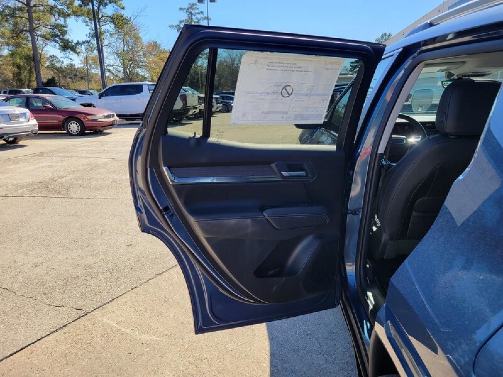 New 2026 GMC Terrain Denali w/ LPO, Floor Liner Package AWD/4WD image 28