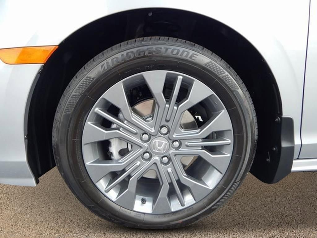 New 2026 Honda Odyssey Touring image 9