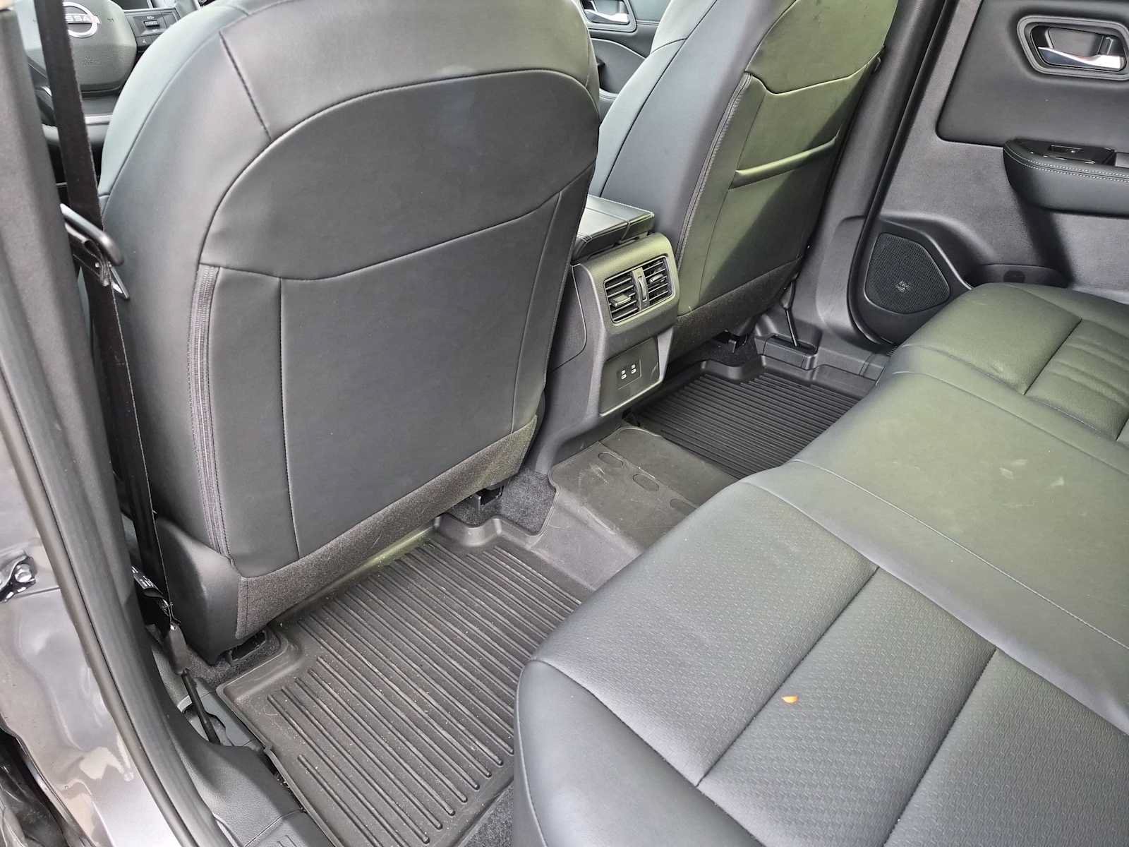 Used 2026 Nissan Rogue SV w/ SV Premium Package AWD/4WD image 17