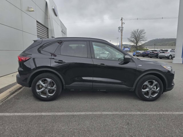 Certified 2025 Ford Escape ST-Line AWD/4WD image 2