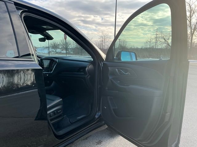 Used 2023 Chevrolet Traverse Premier w/ Redline Edition image 21