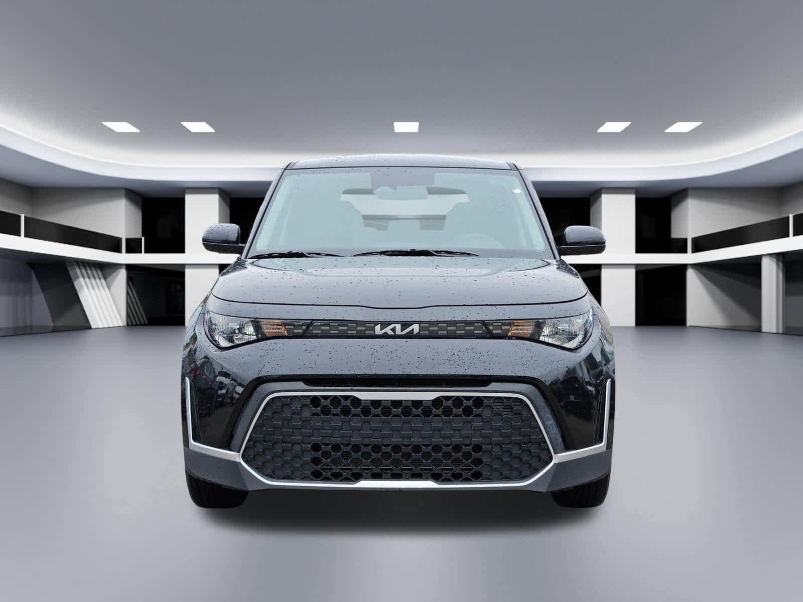 Certified 2025 Kia Soul LX w/ LX Technology Package FWD image 8