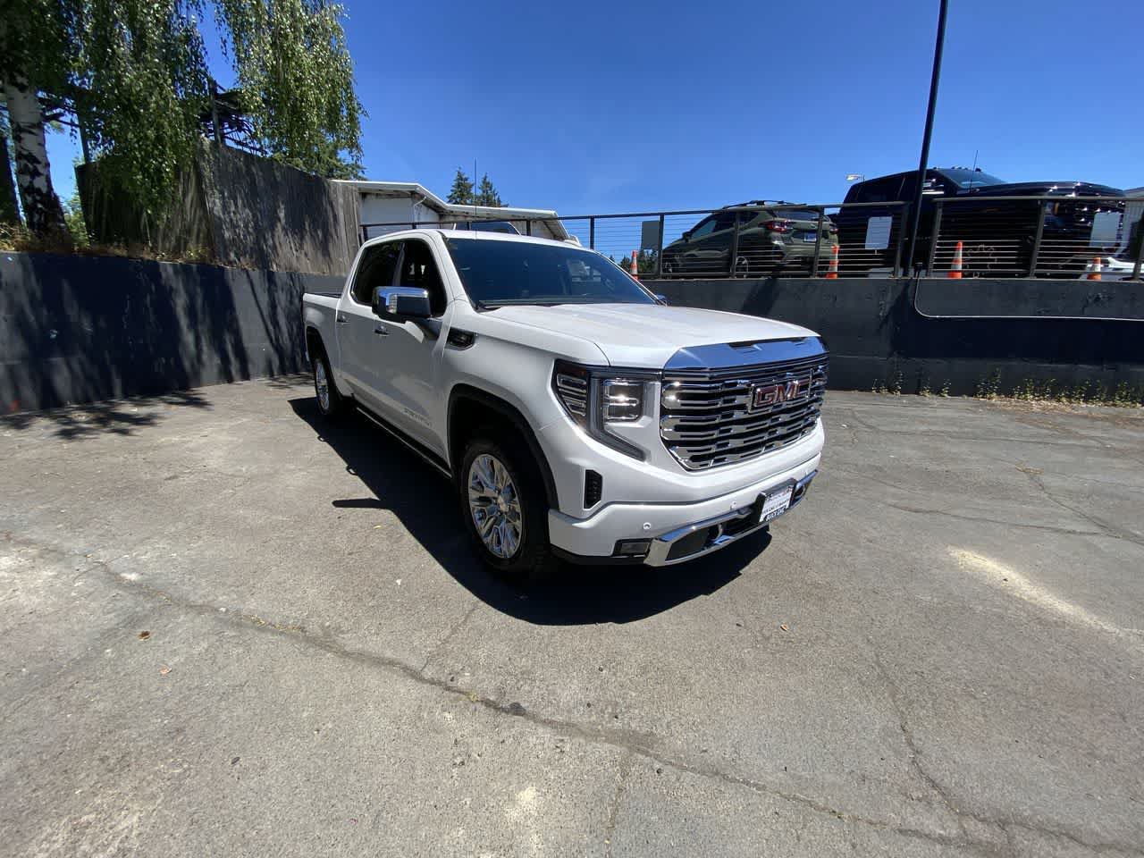 Used 2023 GMC Sierra 1500 Denali AWD/4WD image 8