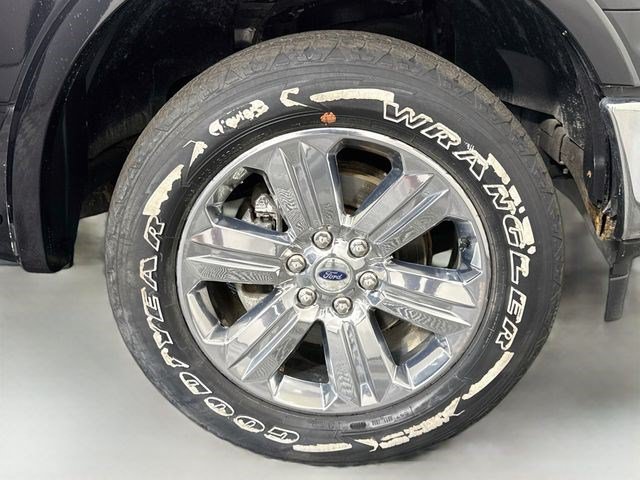 Used 2019 Ford F150 Lariat w/ Equipment Group 502A Luxury AWD/4WD image 32