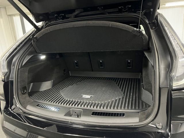 Used 2025 Cadillac XT4 Sport AWD/4WD image 19