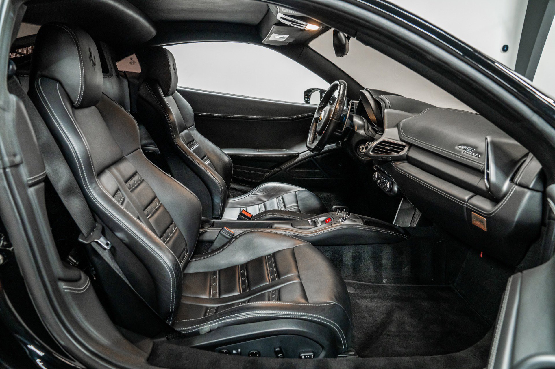 Used 2012 Ferrari 458 Italia Coupe image 30