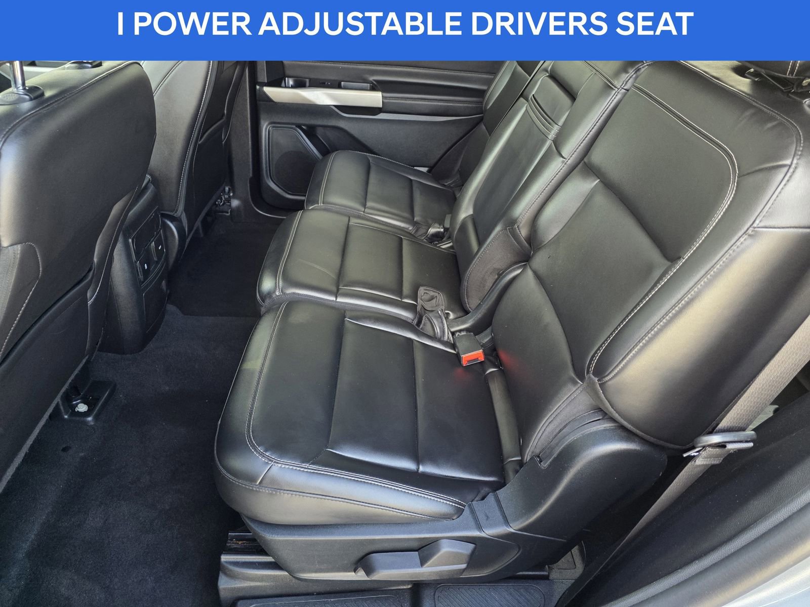 Used 2023 Ford Explorer XLT w/ Equipment Group 202A RWD image 16