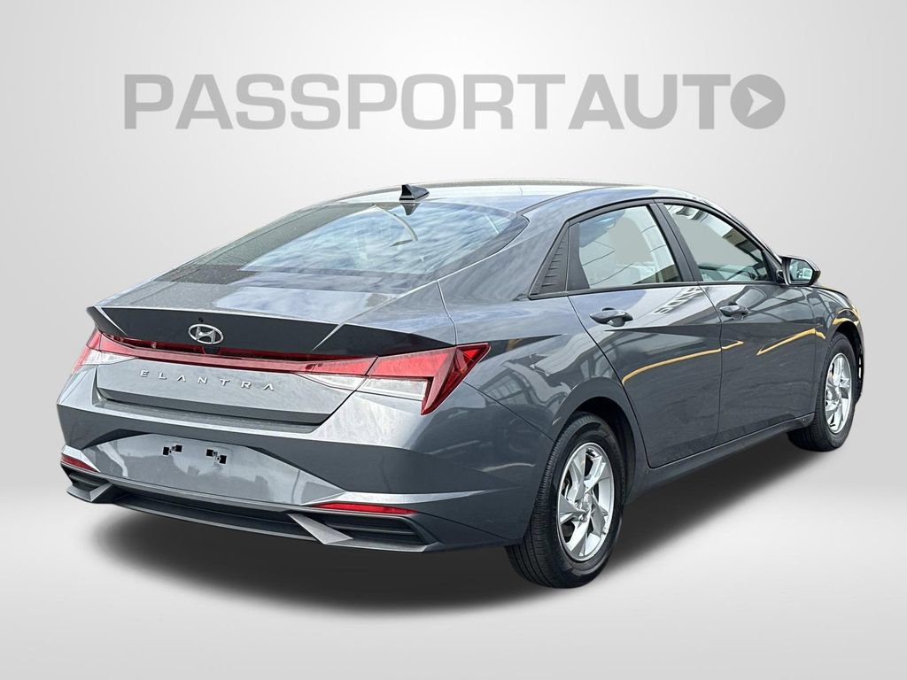 Used 2023 Hyundai Elantra SE FWD image 5
