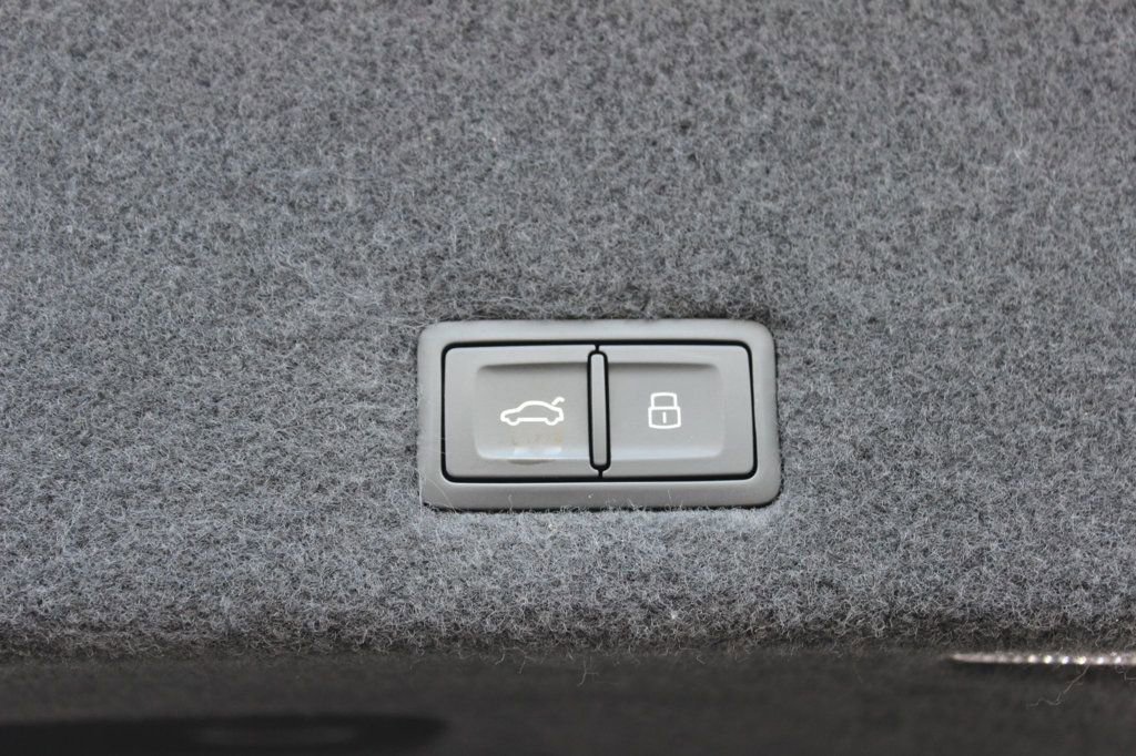 Used 2019 Lamborghini Urus image 37